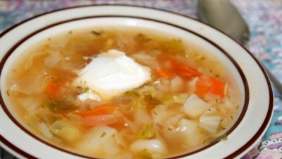 Суп с картофелем, капустой и горошком