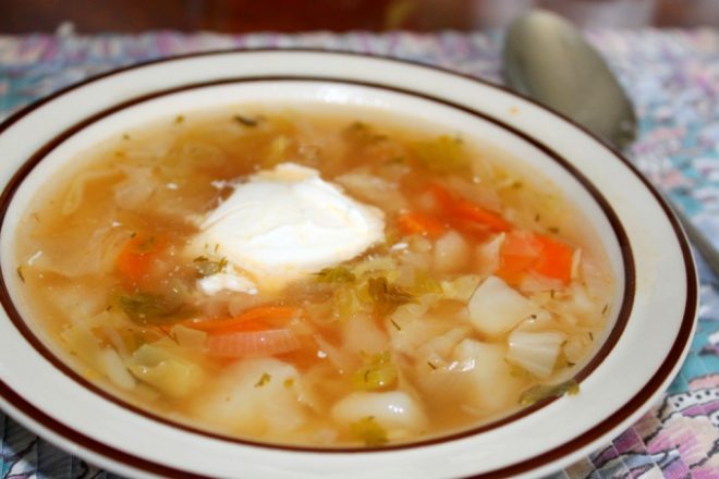 Суп с картофелем, капустой и горошком