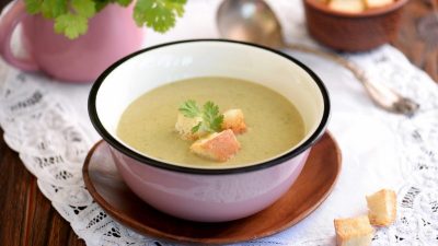 Овощной суп-пюре со шпинатом и брокколи