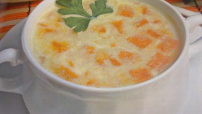 Молочный суп с вермишелью, тыквой и корицей
