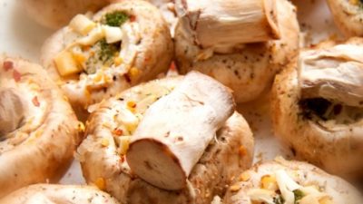Шампиньоны с сыром, приготовленные в фольге