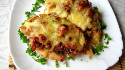 Пикантные куриные грудки с инжиром и сыром