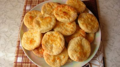 Сырные лепешки с сухой горчицей