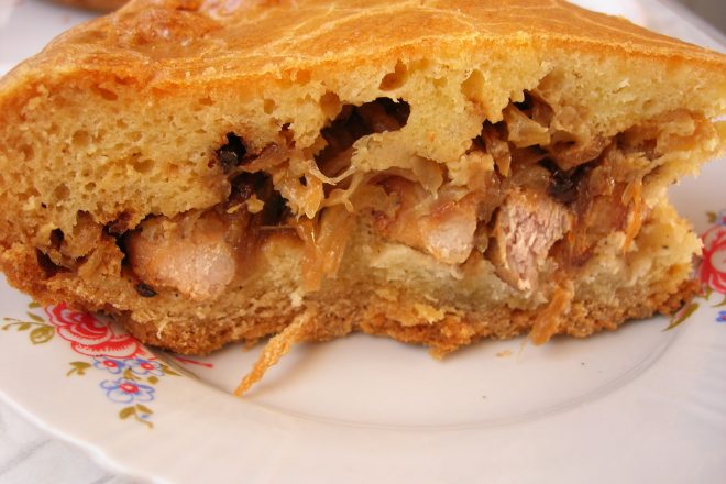 Пирог со свининой «Бойкий старик»