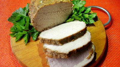 Свинина тушеная в молоке с чесноком