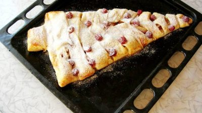 Пирог «Елочка» из слоеного теста с яблоками