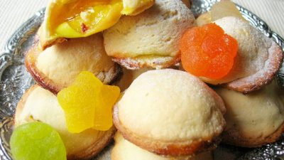 Лепешки с мармеладом и яблоками