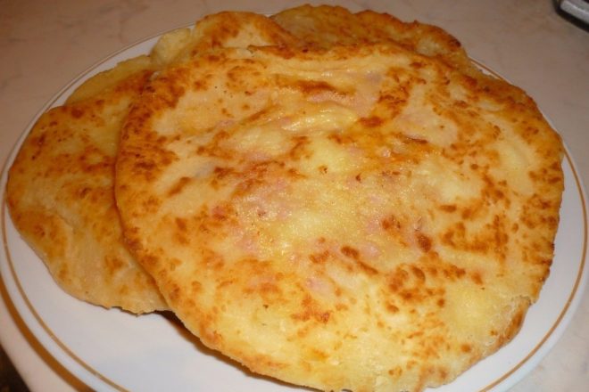 Сырные лепешки с горчицей на молоке
