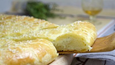 Лепешки на сметане с брынзой
