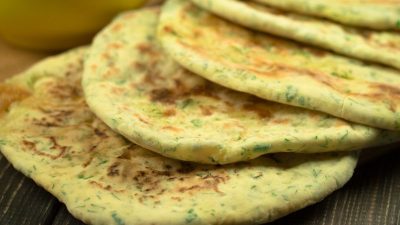 Сырные лепешки с зеленью на простокваше