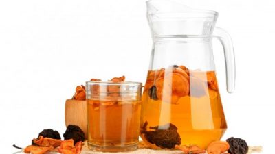 Компот из кураги и чернослива с лимоном