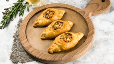 Расстегай с рыбой и рисом в духовке