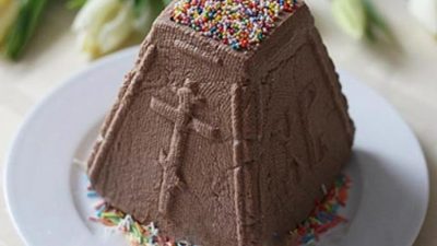 Шоколадно-творожная пасха на сметане с орехами