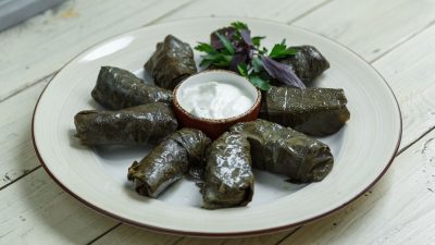 Долма с зеленью, рисом и яйцом