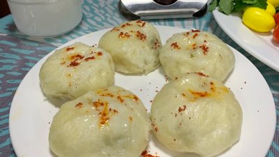 Особые манты из дрожжевого теста
