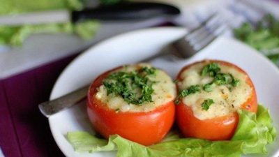 Фаршированные помидоры куриным филе с овощами