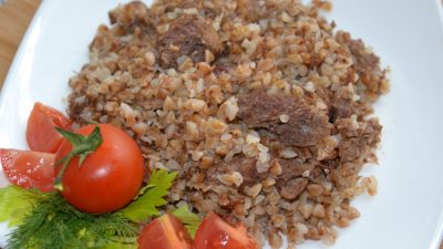 Гречка с тушенкой и морковью в мультиварке