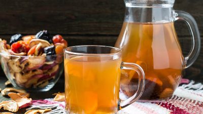 Компот из разных сухофруктов с сахаром