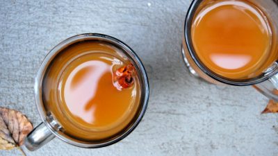 Алкогольный компот из сухофруктов с гвоздикой
