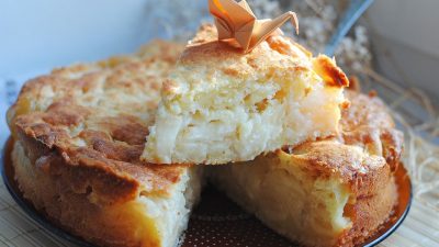 Пышный пирог с творожной начинкой в мультиварке