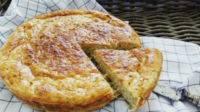 Шарлотка с капустой на сметане в мультиварке