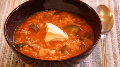 Рассольник с куриным филе и перловкой в мультиварке