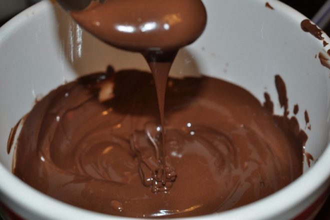 Шоколадная глазурь со сливками и маслом