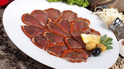 Бастурма с чесноком в мультиварке