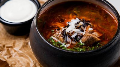 Харчо из баранины с соусом ткемали и орехами