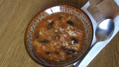 Харчо из баранины с черносливом и аджикой
