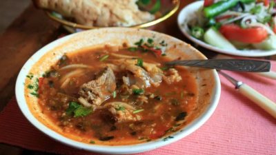 Грузинское харчо из баранины с соусом ткемали