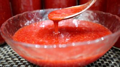 Перетертая клубника с сахаром на зиму без варки