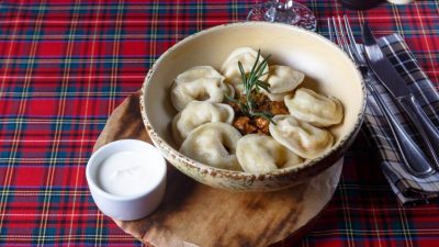 Вареники с любимой капустой и салом