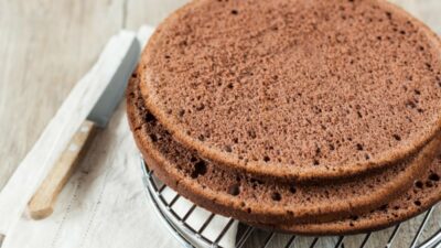 Коржи с кефиром для шоколадного торта