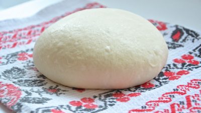 Тесто из муки и воды для пирога