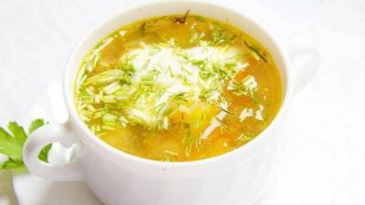 Рассольник с перловкой по-русски в мультиварке