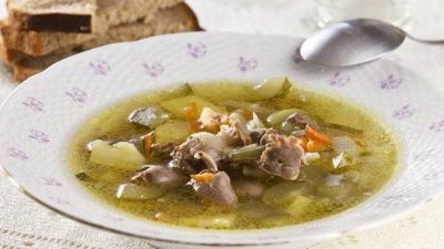 Рассольник с почками и консервированной фасолью