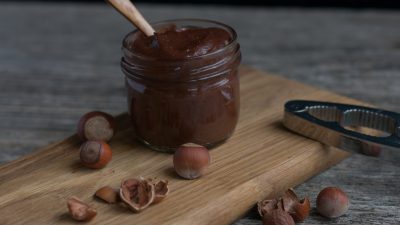 Ореховая паста из фундука и сахара