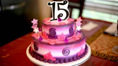 Торт на сгущенке со сметанным кремом и персиками