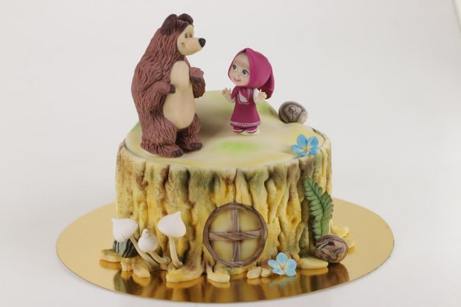 Торт «Маша и медведь» из крекеров