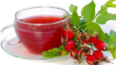 Компот из сушеного шиповника с цедрой апельсина