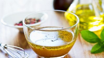 Заправка для греческого салата с орегано и лимонным соком