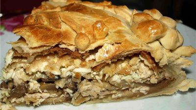 Курник с курицей, грибами и картофельным пюре