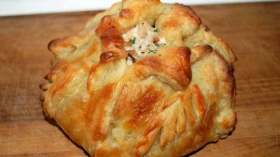 Мини-курники со свининой и грибами