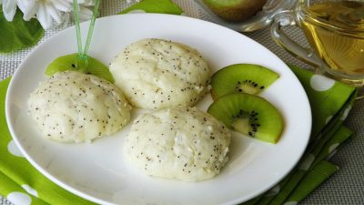 Диетические сырники с маком на пару