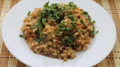 Плов из перловки с куриным фаршем