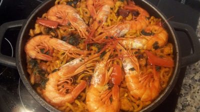 Паэлья с куриным филе и креветками