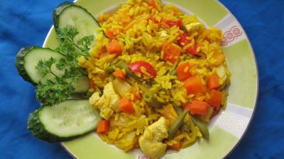 Ризотто с курицей, болгарским перцем и помидорами