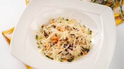 Ризотто с курицей в чесночно-сливочном соусе
