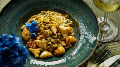 Необычное ризотто из перловки с морепродуктами